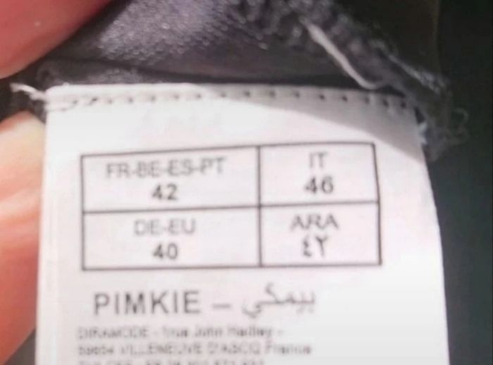 👗 Robe noire strass - photo numéro 5