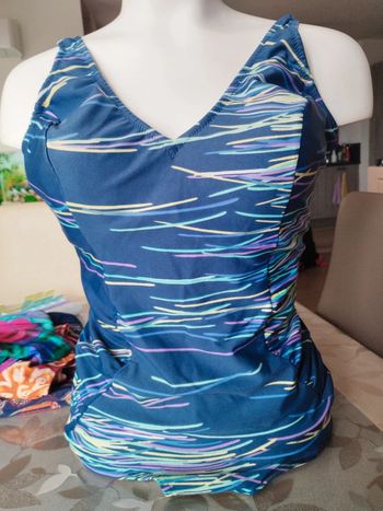 Maillot de bain taille 46 avec coque