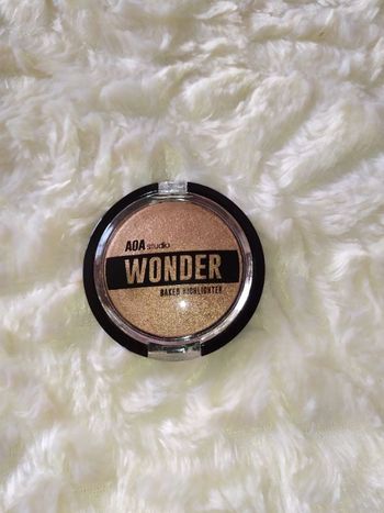 AOA Studio Wonder Baked Highlighter