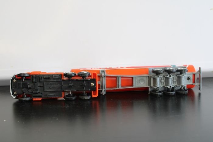 New ray camion tracteur plus remorque citerne - photo numéro 9