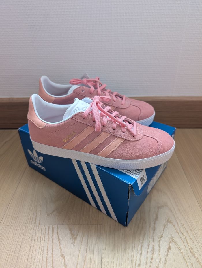 Adidas gazelle - taille 38 - neuve et authentique - photo numéro 2