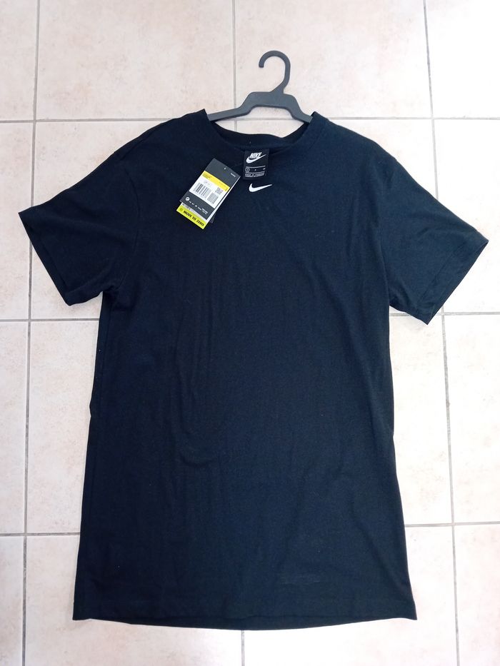 Robe noir Nike t. S