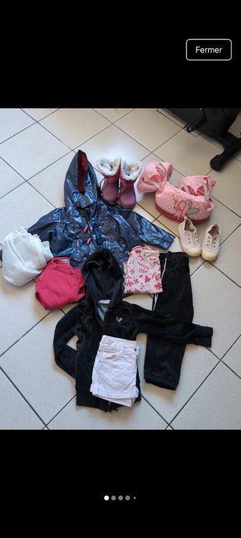 Lot vêtements chaussures brassards 4ans fille