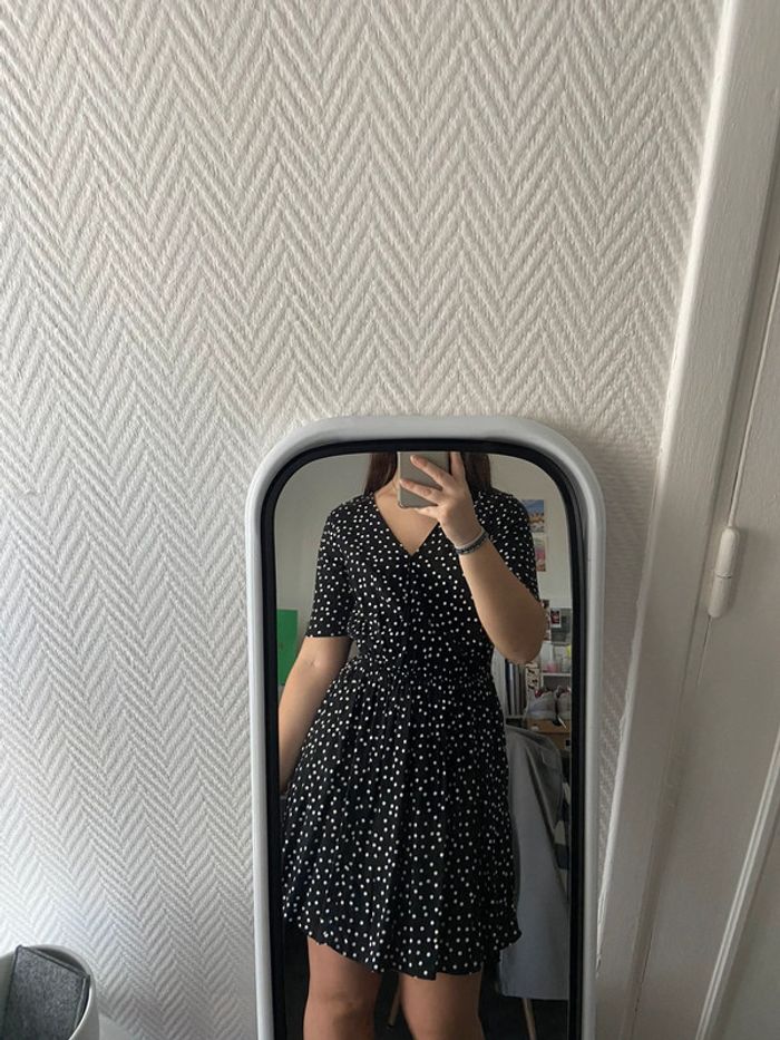 Robe Kiabi noire à pois blancs