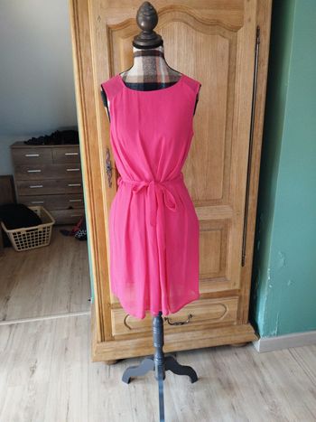 Jolie robe rose fushia taille 38 camaïeu