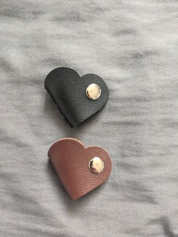 Lot 2 attaches câbles coeur