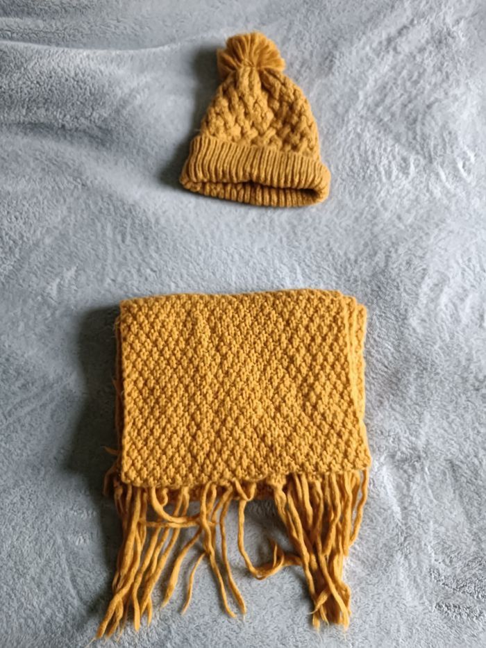 Ensemble bonnet + écharpe femme moutarde – grosse maille, comme neuf - photo numéro 5