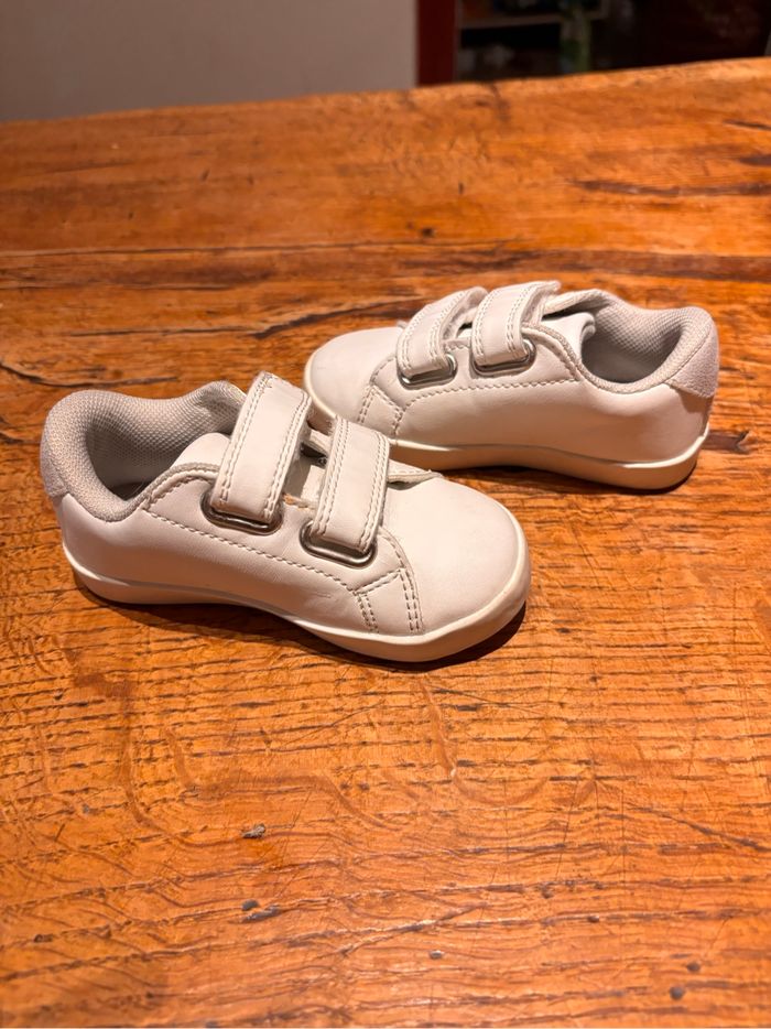 Chaussures blanches baskets enfant taille 21 - photo numéro 4