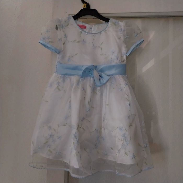 Magnifique robe taille 23 mois neuve