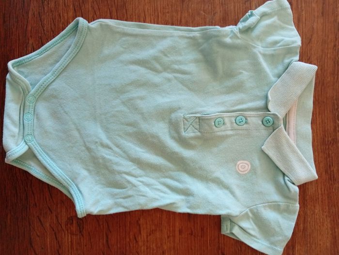 Lot de 8 bodies manches courtes taille 6 mois - photo numéro 8