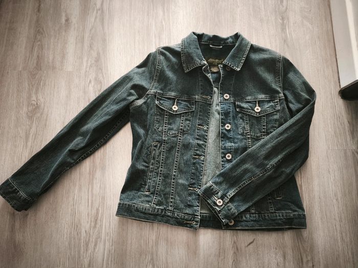 Veste en jean bleu foncé