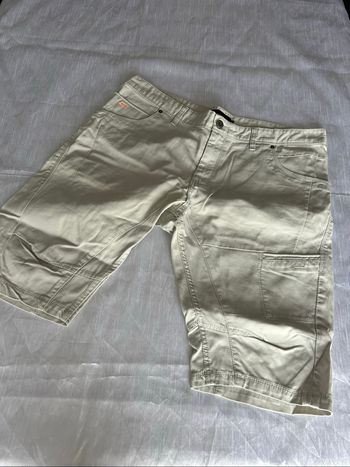 Short blanc cassé