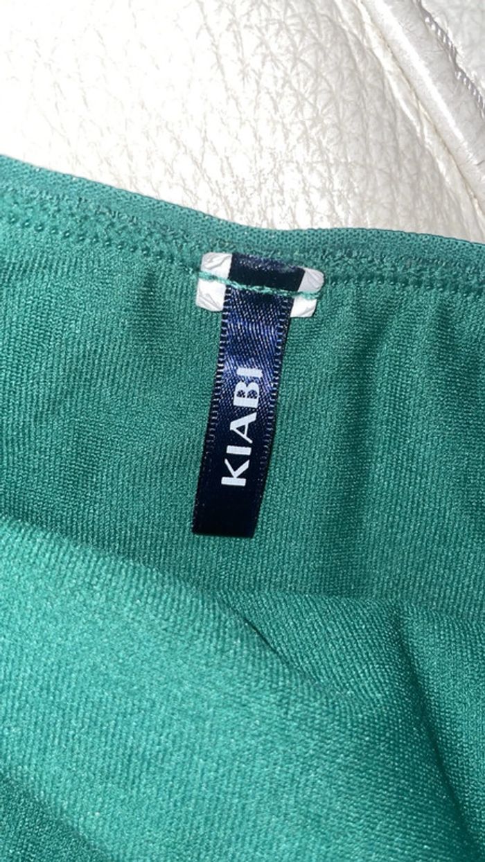 Maillot de bain 2 pièces Kiabi vert émeraude, effet côtelé, porté une seule fois - photo numéro 3