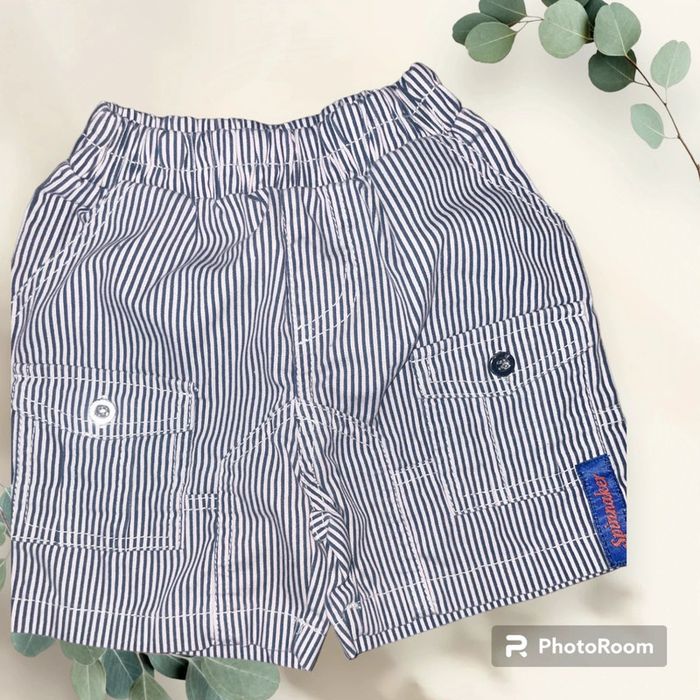 Short a rayures