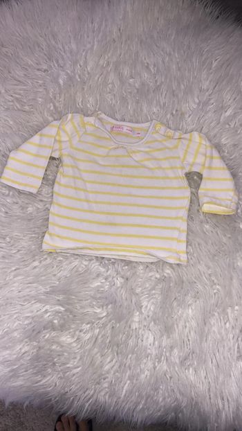 T shirt jaune et blanc 6 mois