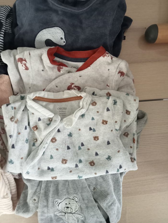 Lot de pyjamas - photo numéro 2