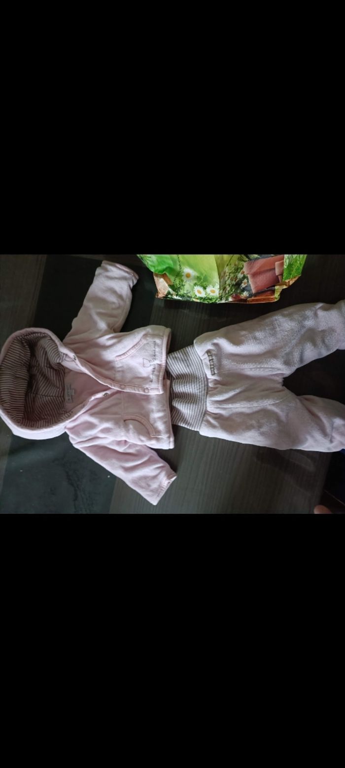 Lot vêtements fille 1 mois - photo numéro 10