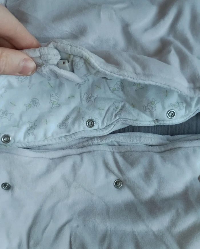 Nid d ange combinaison toute douce 0-3 mois en très bon état. Avec trou pour Cosi 😊 - photo numéro 3