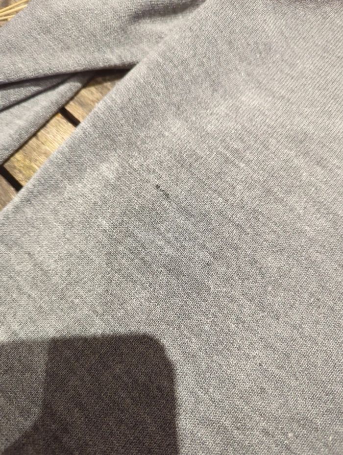 Pull gris col V - photo numéro 4