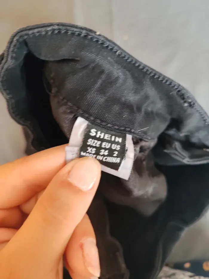 Jean's noir taille haute taille 34 shein - photo numéro 3