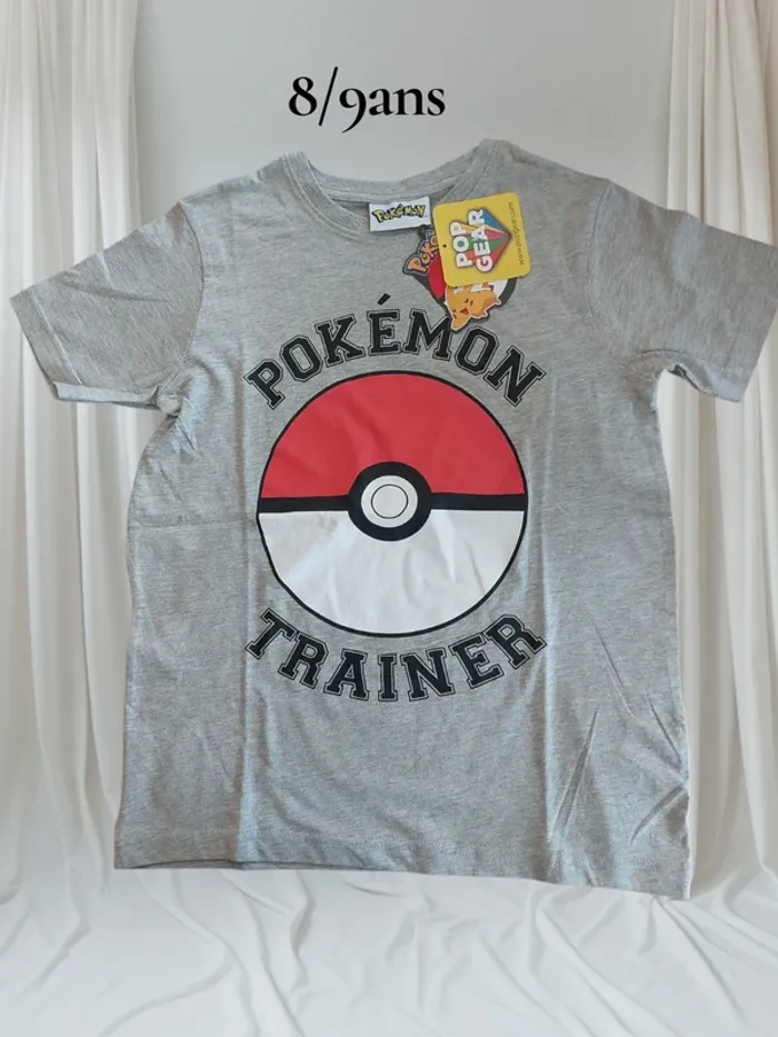 💫 T-shirt Pokémon trainer -8-9 ans -Neuf avec étiquette