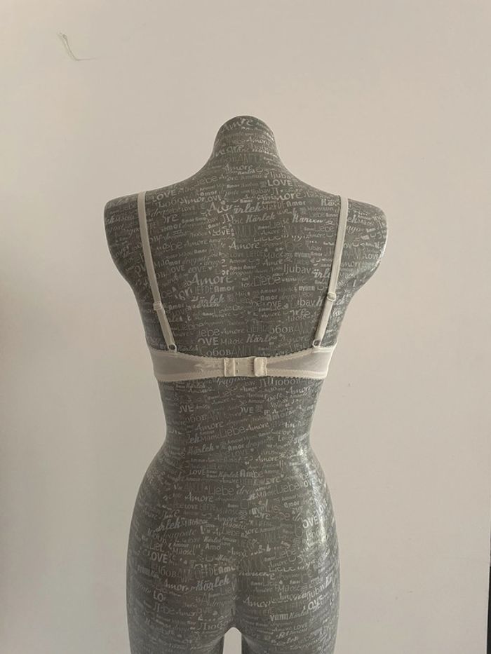 Très joli soutien gorge taille 90B - photo numéro 4