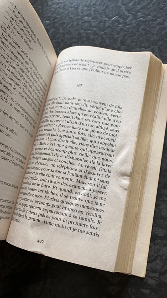 Livre Le nouveau nom de Elena Ferrante - photo numéro 4