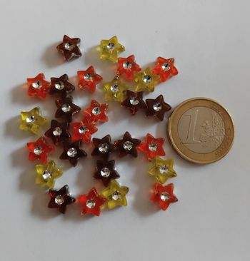 Lot de 28 perles avec strass