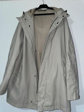 Veste imperméable beige à capuche Zara – Taille S