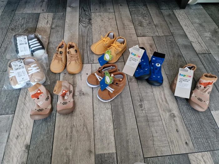 Lot de chaussures enfant