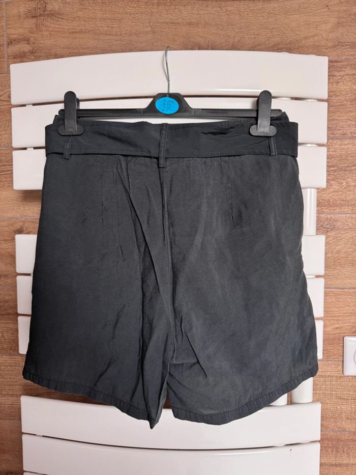 Short fluide taille haute avec ceinture - photo numéro 2