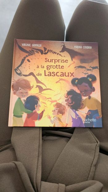 Livre surprise à la grotte de lascaux