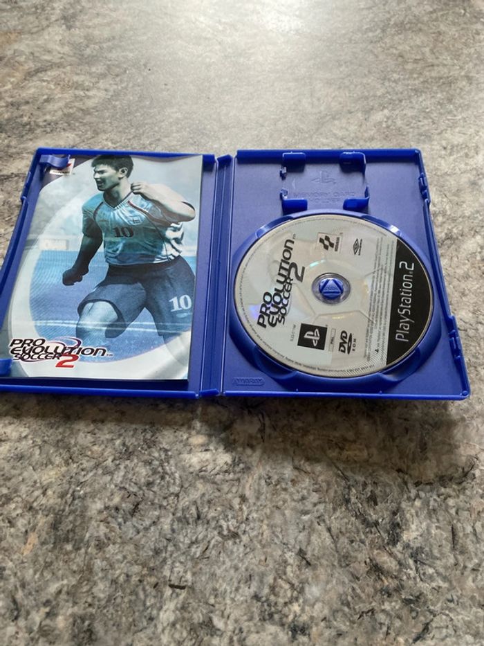 pro evolution soccer 2 ps2 - photo numéro 2