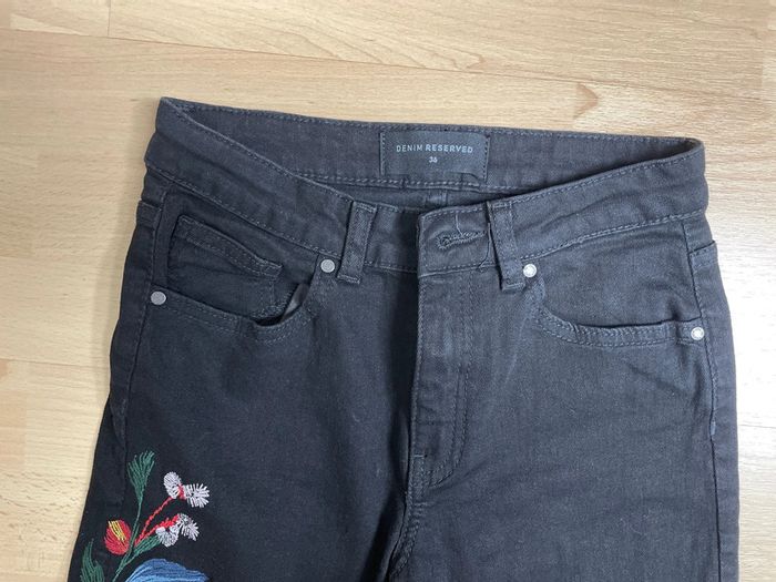 Jean droit 36 fleurs broderie - photo numéro 3