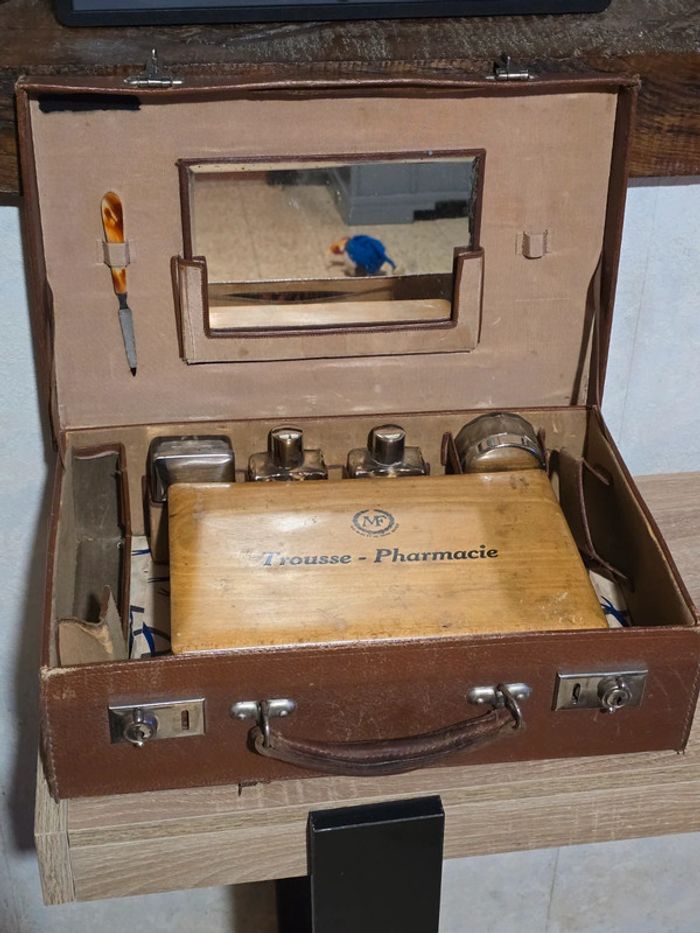 Valise / boîte pharmacie ancienne.  Collection - photo numéro 15