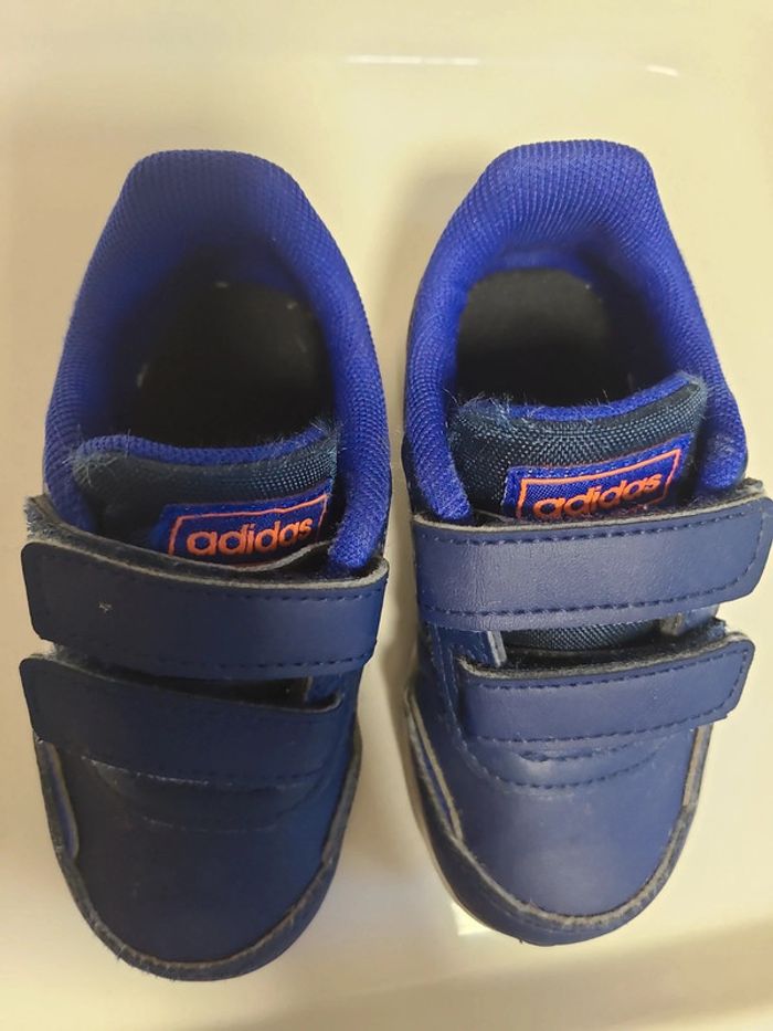 Baskets adidas taille 23 - photo numéro 2