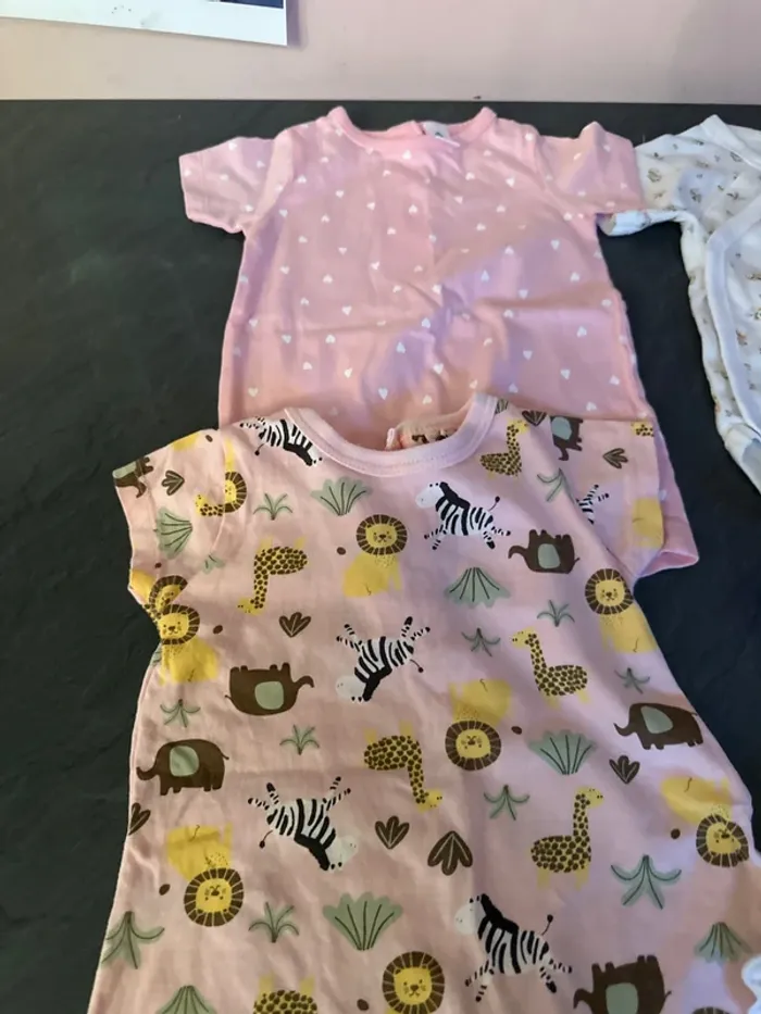 Lot vêtement bébé fille 0/1mois neuf - photo numéro 3