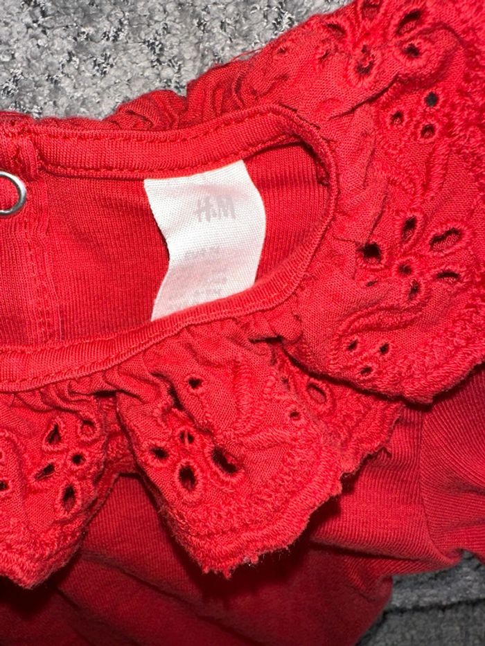 Bodie manches longues rouge col Claudine dentelle H&M - photo numéro 2