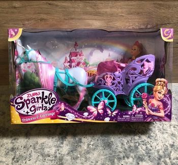 Poupée princesse avec son cheval et son calèche