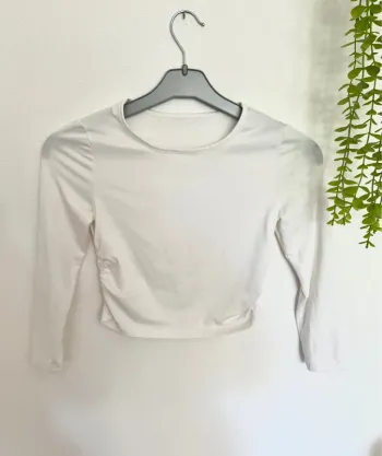 Très jolie tee shirt top court pour petit fille