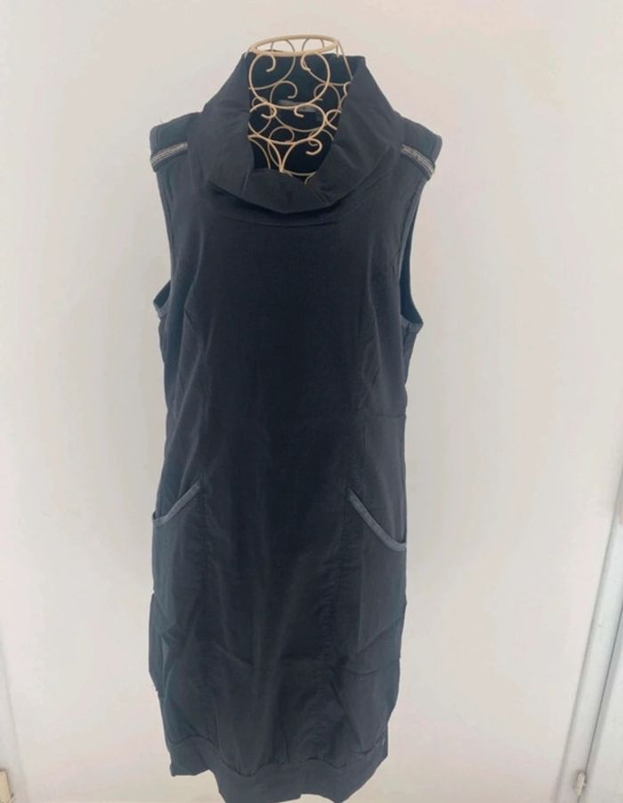 Robe noire - photo numéro 4