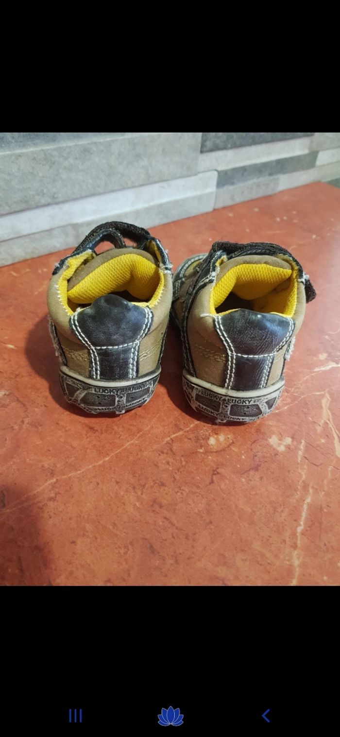 Chaussures garçon taille 20 - photo numéro 2