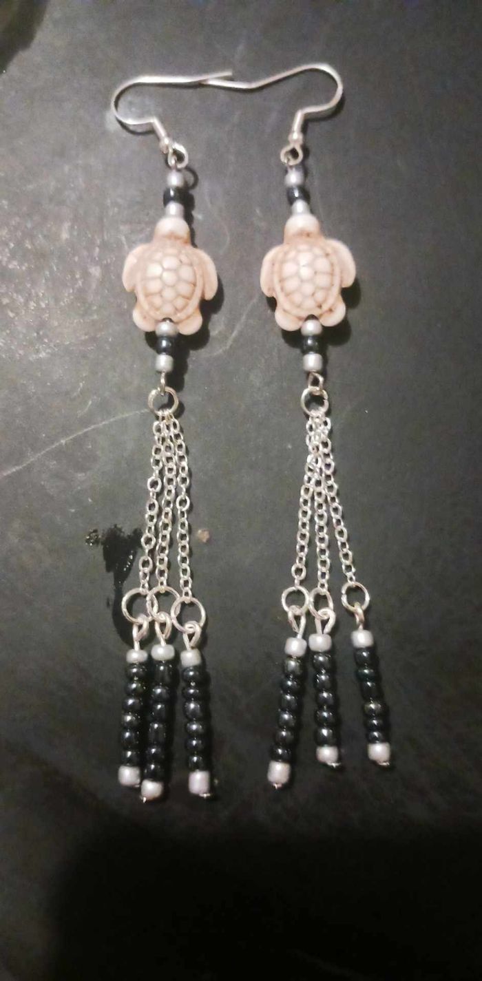 Boucle d'oreille tortue