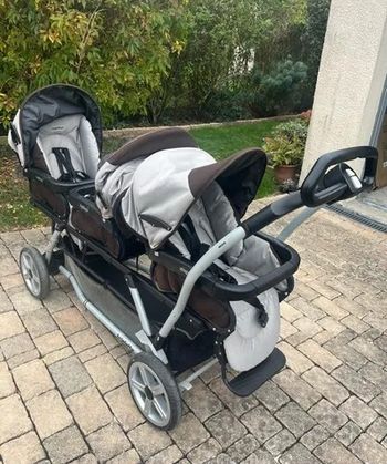 Poussette triple peg perego en excellent état, vendu avec son habillage de pluie
