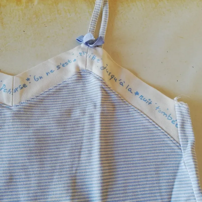 Nuisette Etam t. 40 rayée bleu et blanc - photo numéro 6