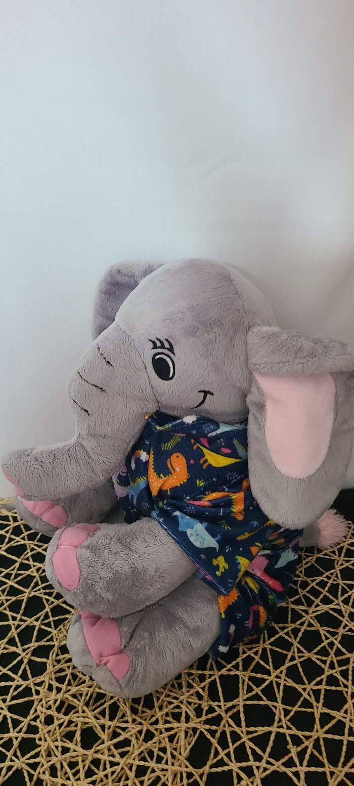 peluche éléphant avec son pyjama. - photo numéro 4