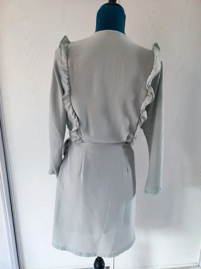 Jolie robe pastelle - photo numéro 2