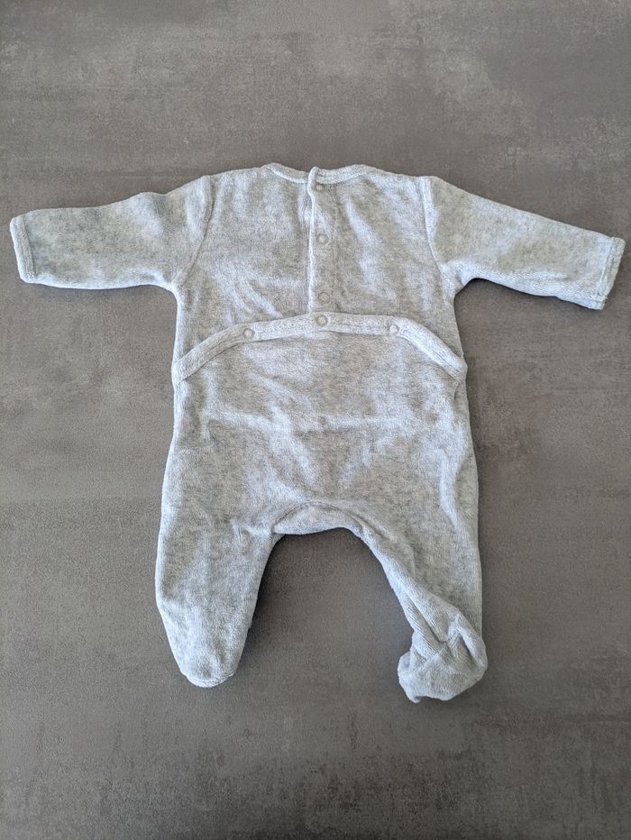 Pyjama 1 mois - photo numéro 3
