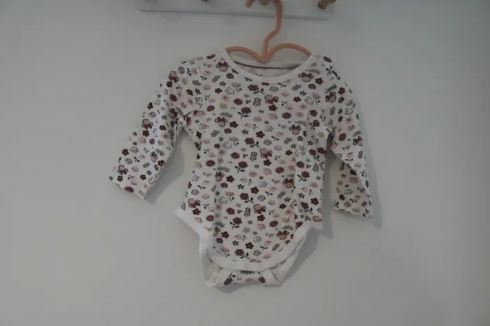 Lot bodies hiver fille 6 mois - photo numéro 5