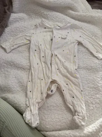 Pyjama fin tape à l’œil 1 mois